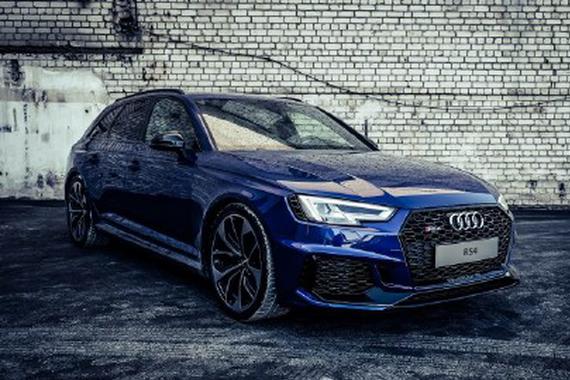 奥迪 RS4 Avant 地表最强买菜车