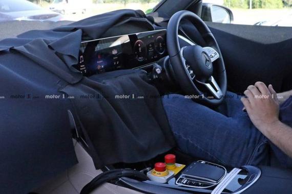 奔驰EQ C内饰谍照曝光 有望2019年国产