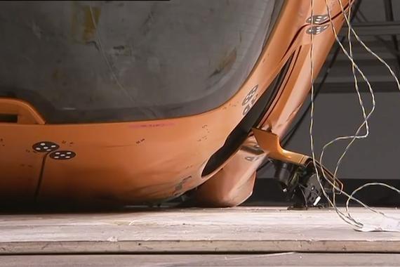 梅赛德斯奔驰 SLS AMG 碰撞测试录像