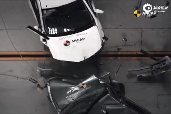 碰撞测试：新老卡罗拉“互怼”