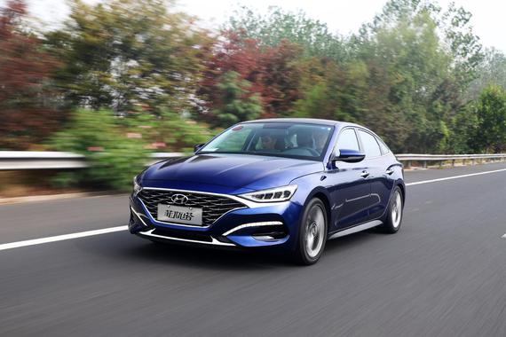 北京现代LA FESTA菲斯塔试驾