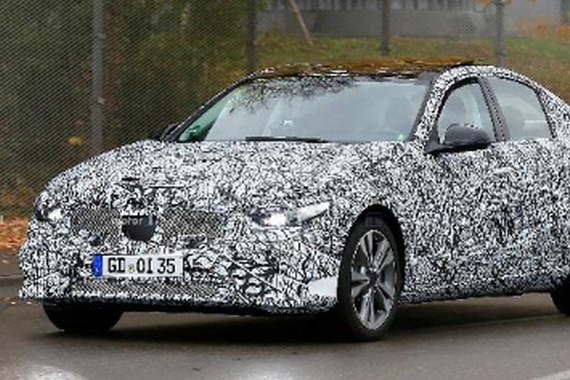 新一代奔驰C级路试谍照图曝光 或2021年首发