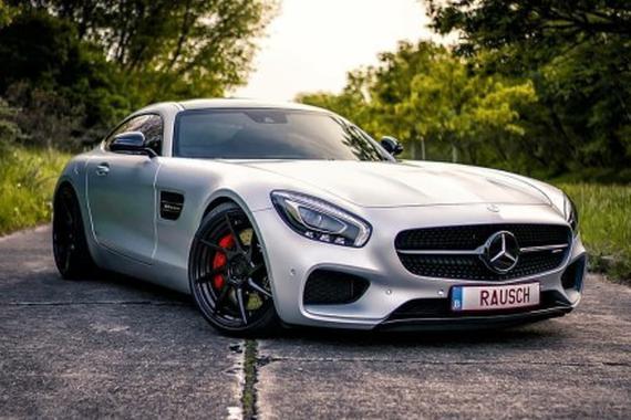 跨界的对决 奔驰AMG GT VS 世界最快无人机