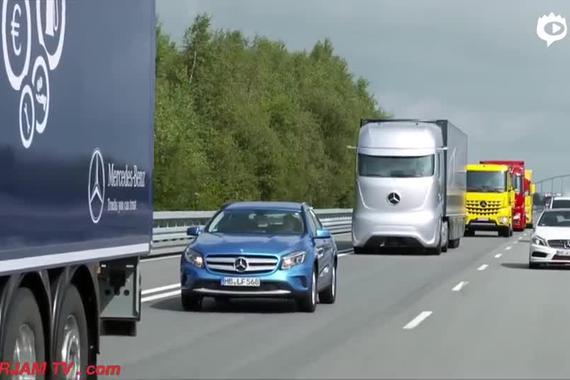 奔驰卡车的自动驾驶技术展示 满满的科技感！
