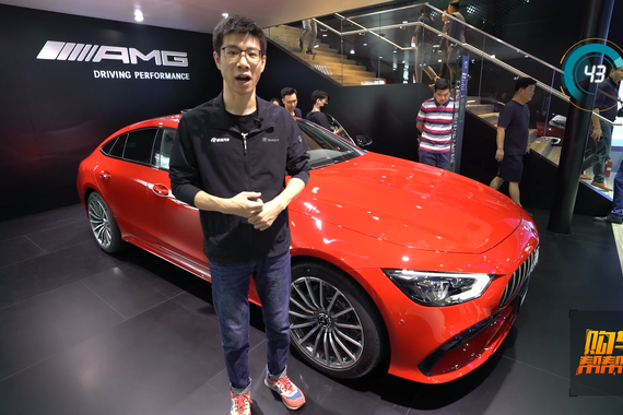 丑萌丑萌的 AMG要用它去虐保时捷？