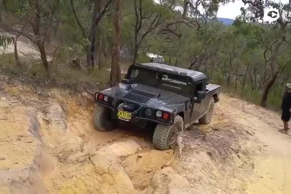越野性能大比拼 Jeep vs 悍马