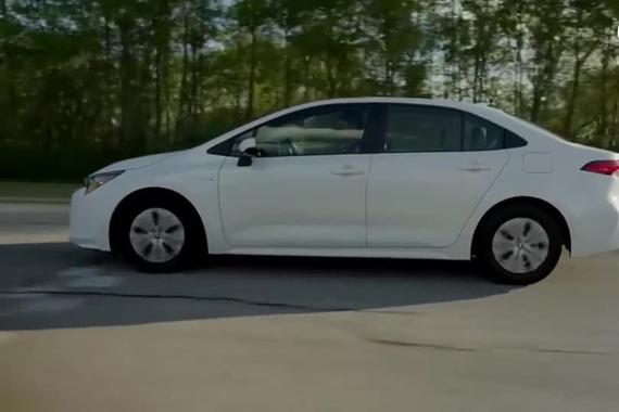 高颜值性能强！2019款丰田卡罗拉混动版