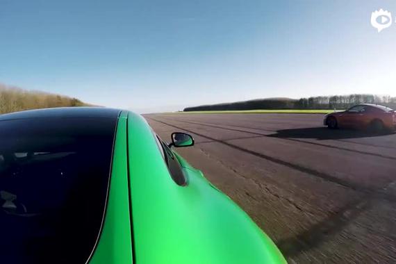 GTR之间的厮杀 梅赛德斯-AMG GT R vs 日产 GT-R