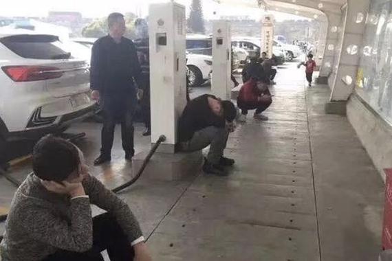 车圈儿大事件|开电动汽车回家过年道阻且艰 大众今年全面推进电动化战略