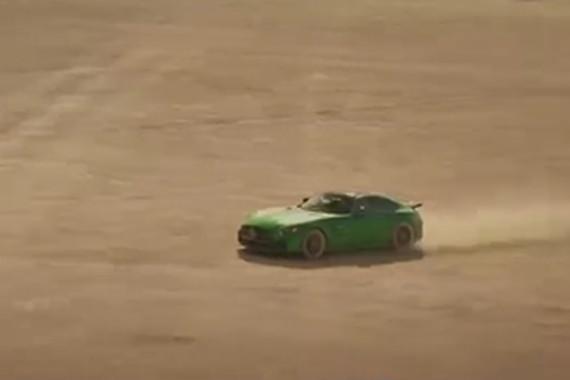 AMG GTR暖心短片 实现盲人老爸一生的梦想