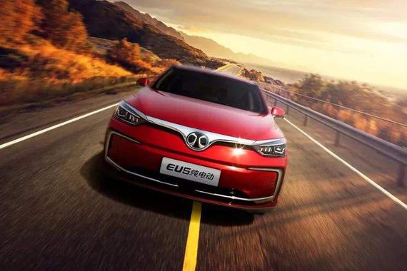 站在风口的新能源车企也焦虑