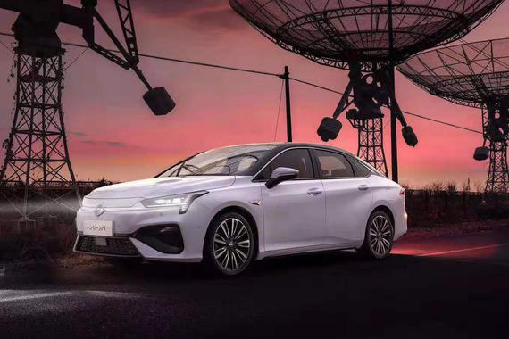 广汽新能源Aion S内饰设计图曝光 3月1日公布预售价