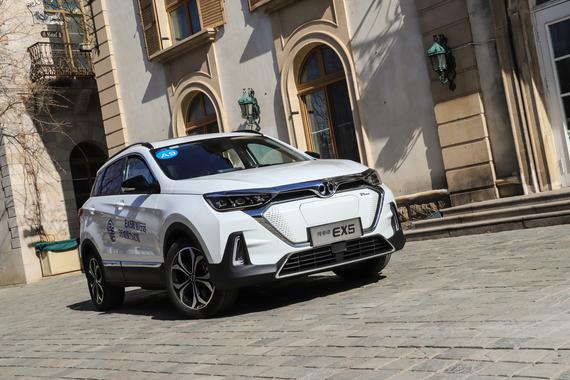 合格选手 试驾北汽新能源EX5