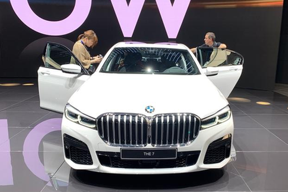 2019日内瓦车展：新款宝马7系插电混动