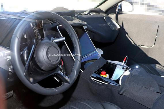 奔驰新一代S级内饰细节曝光 巨屏惹眼