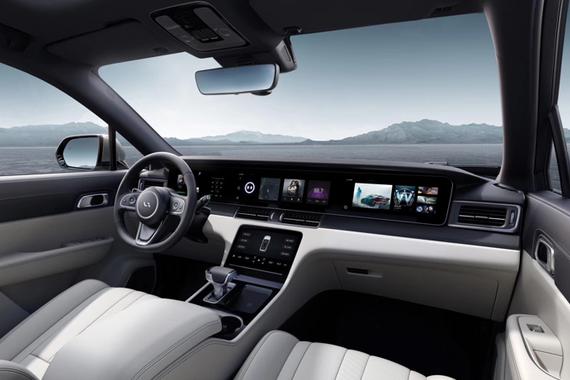 理想智造ONE内饰官图曝光 4月10日开启预订