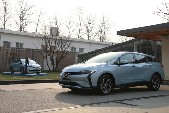 别克 VELITE 6，eConnect2.0 让它更智慧