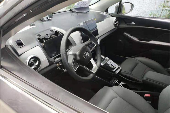 比亚迪S2内饰图曝光 配备悬浮式中控屏