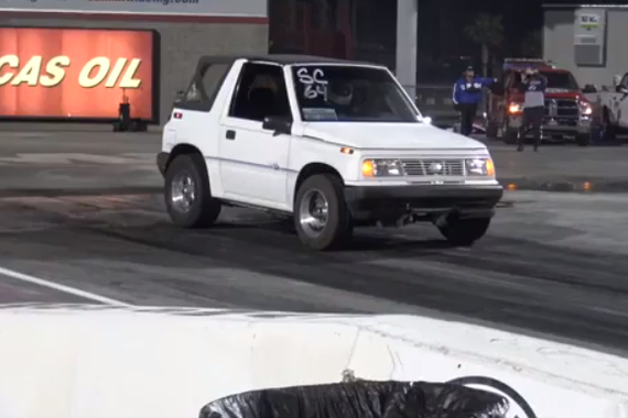 秒杀在场所有性能车 靠的竟是这辆车？