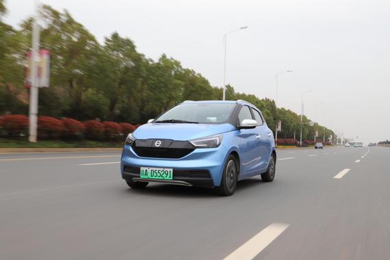 均衡的代步小车 试驾江铃集团新能源——易至EV3
