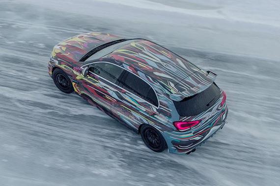 2020款奔驰AMG A455双车冰雪漂移