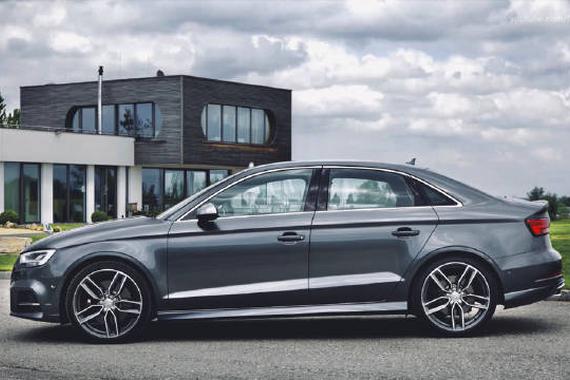 入门级性能车对决 奔驰AMG A35 VS 奥迪RS3