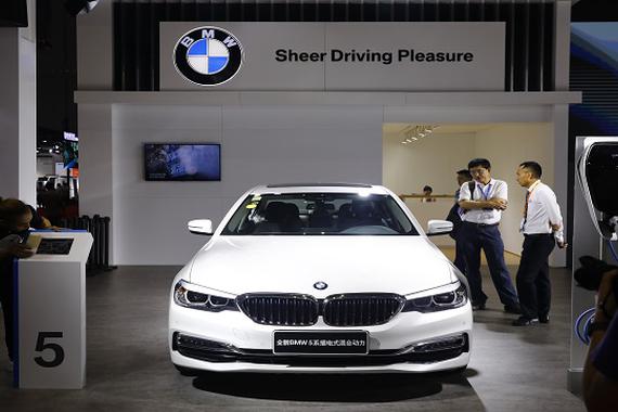 豪华车打响降价第一枪，经销商却按兵不动