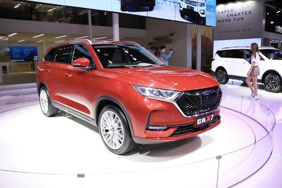 视频：有颜、有值、有智慧 能自主转向的长安欧尚X7