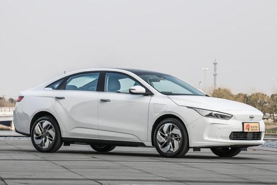 探店几何A：优惠5000元有现车，贷款还能再优惠