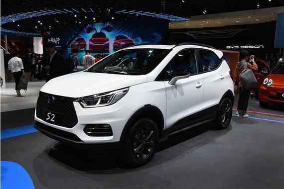 比亚迪S2正式下线 综合续航305公里