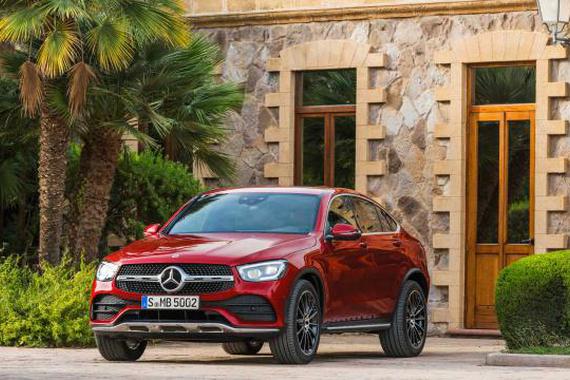 2020奔驰GLC轿跑SUV 尽显霸气风采