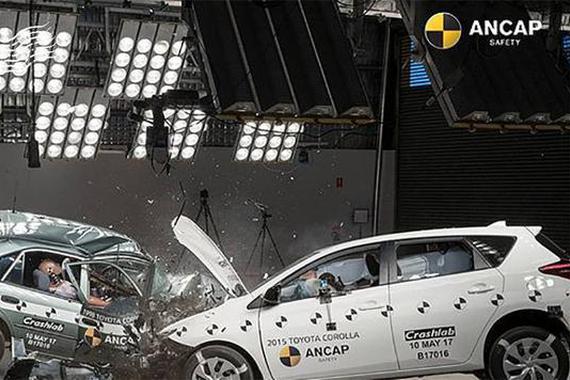 2015款卡罗拉“怼”1998款卡罗拉