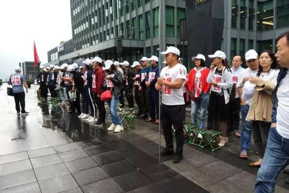 “创业偶像”倒了？力帆遭30家经销商维权 巨亏21亿