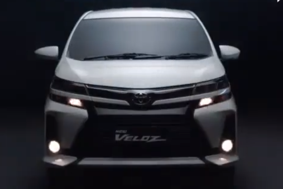 MPV大对比 丰田Avanza Veloz vs 雷克萨斯LM300h