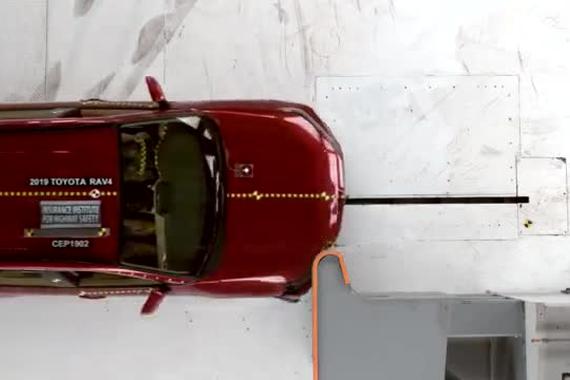 还是很安全 2019款丰田RAV4碰撞测试