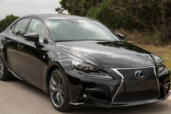 最尴尬的雷克萨斯终于换代，或搭载宝马发动机