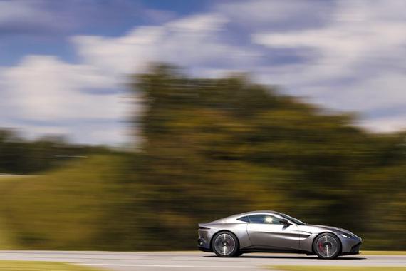 超霸气的跑车系列 阿斯顿·马丁 V8 Vantage