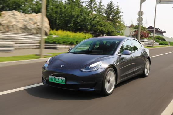 可盐可甜 道路体验特斯拉MODEL 3