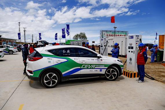 第六届环湖电动汽车挑战赛首日12款车型参与评测