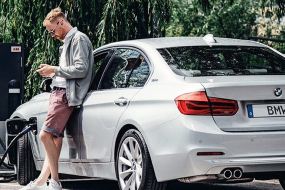 宝马全新混合动力车在污染城市将自动只开启纯电动模式