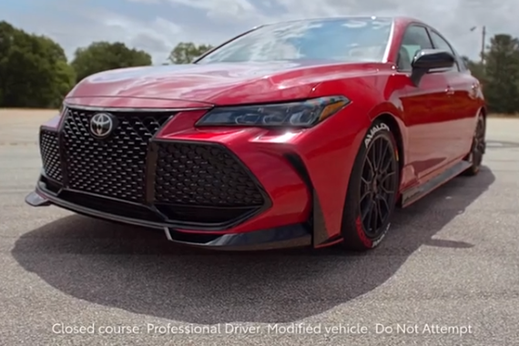 丰田亚洲龙 TRD改装机械手刹极限赛道漂移！