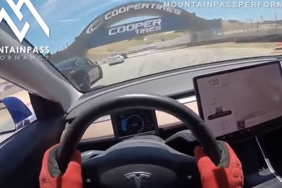 最快电动车！Model 3创Laguna Seca圈速纪录