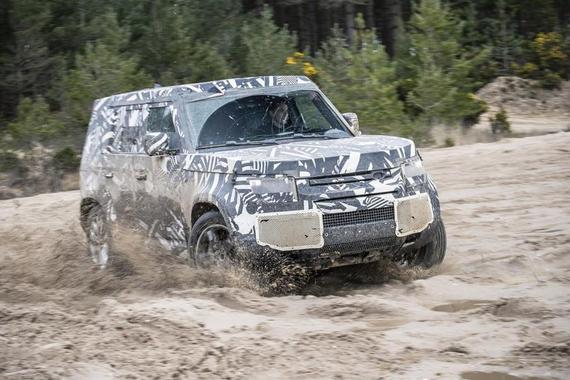 越野迷的福音 路虎全新卫士亮相上海街头