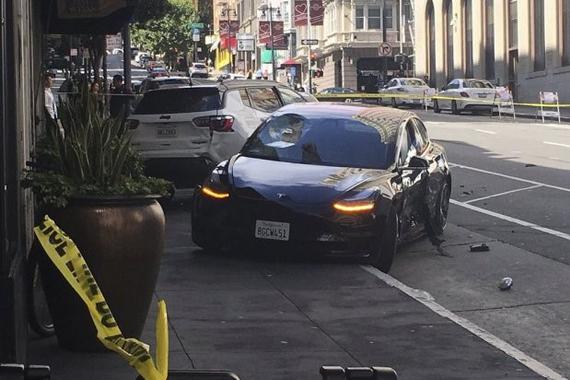 特斯拉又一起致命车祸遭调查 警方正确认是否处于自动驾驶模式