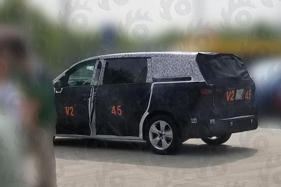 对标GL8 荣威品牌首款MPV谍照独家曝光