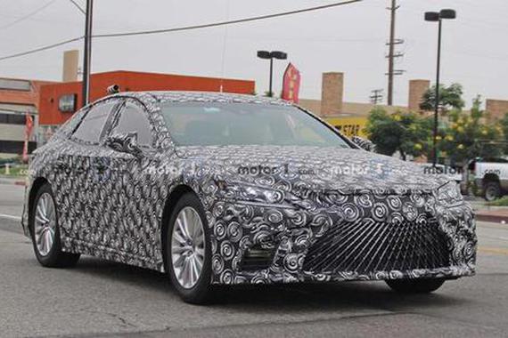 2020年底亮相 雷克萨斯LS燃料电池车谍照