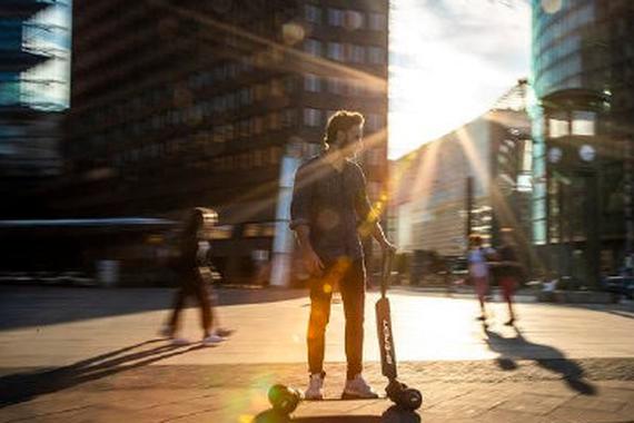 特别的奥迪e-tron 奥迪E-Tron Scooter电动滑板车