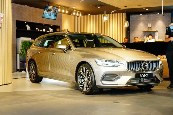 售价区间33.99-43.99万元 全新V60北区上市