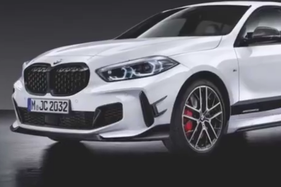 2020款宝马M135i 轻松秒杀奥迪RS3