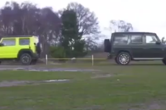 1v3拔河挑战赛 吉姆尼群挑奔驰G